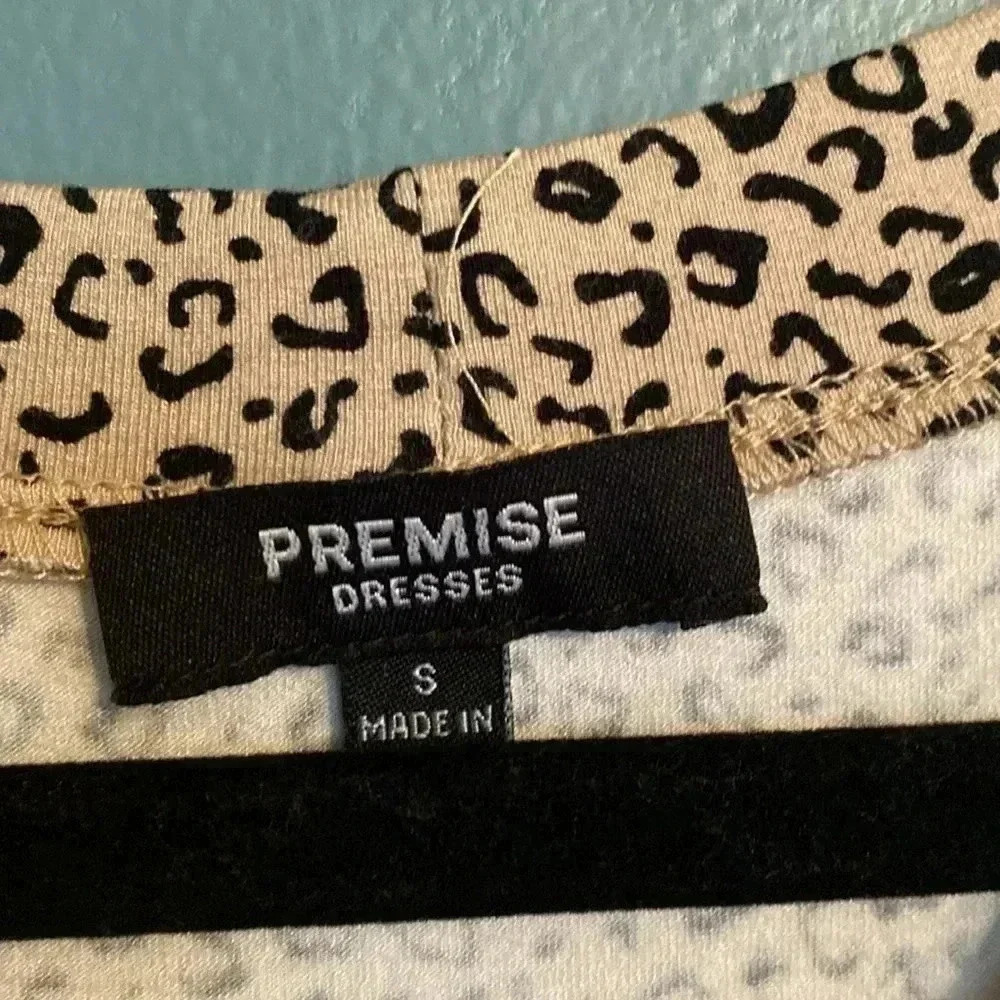 Cheetah women’s t-shirt dress - size small - like new - shirt sleeve - Aline - Picture 3 of 7